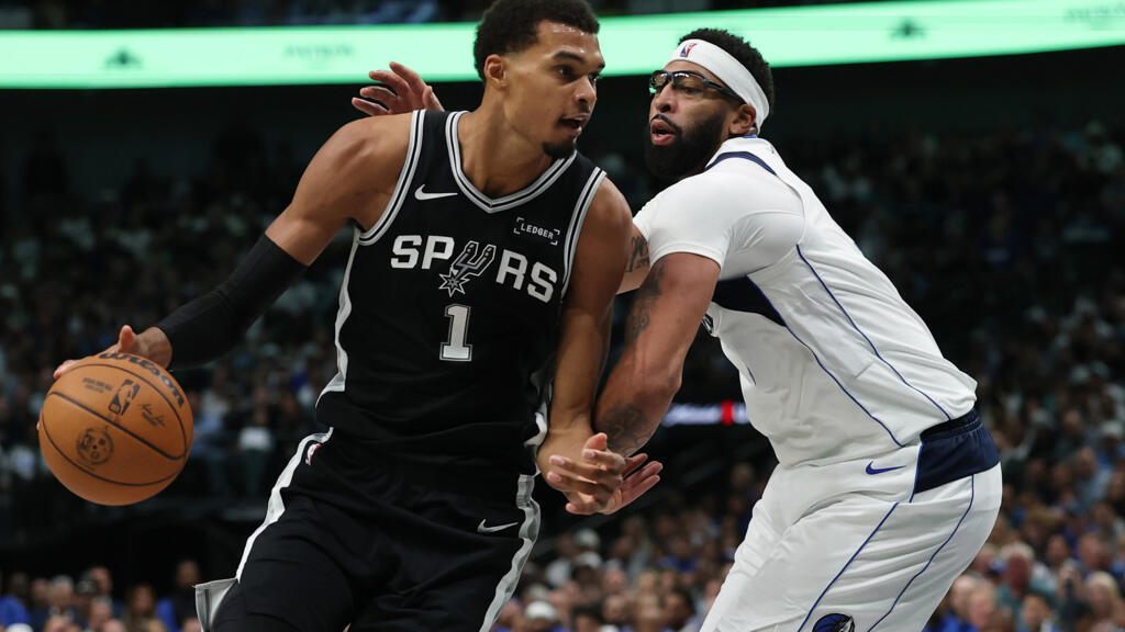 NBA Playoffs : Victor Wembanyama en mode extraterrestre, les Spurs à une victoire des finales de conférence