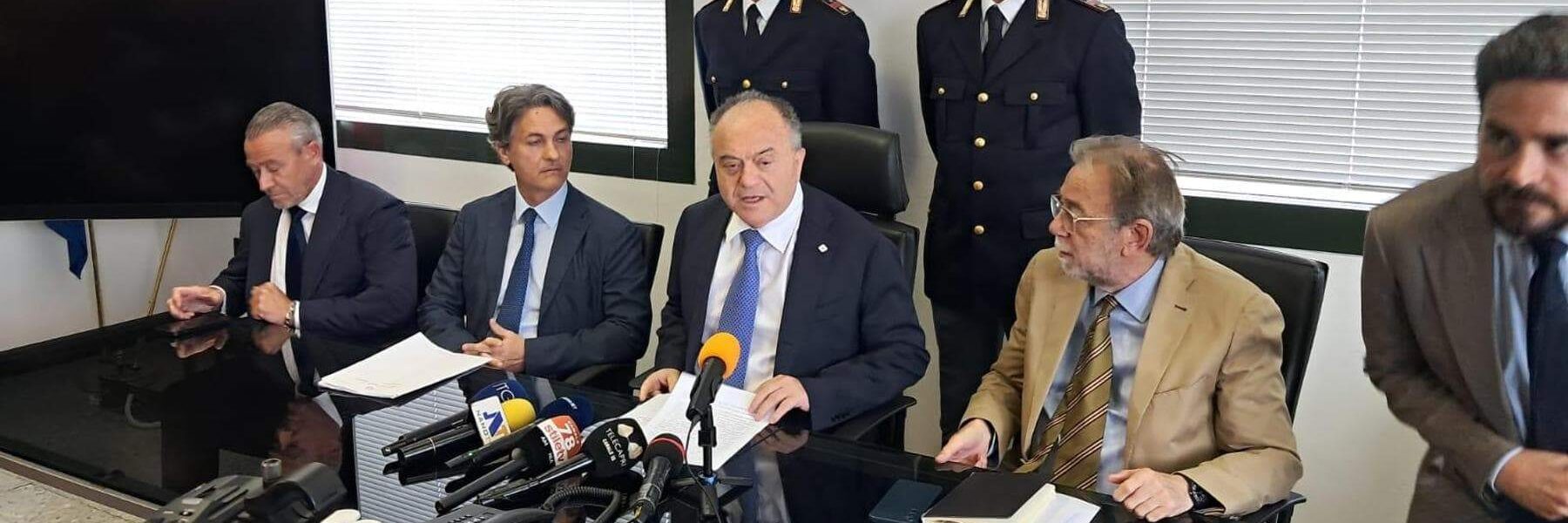 Scandalo in Italia: poliziotti corrotti vendevano dati segreti di calciatori e star della musica, 30 sotto inchiesta
