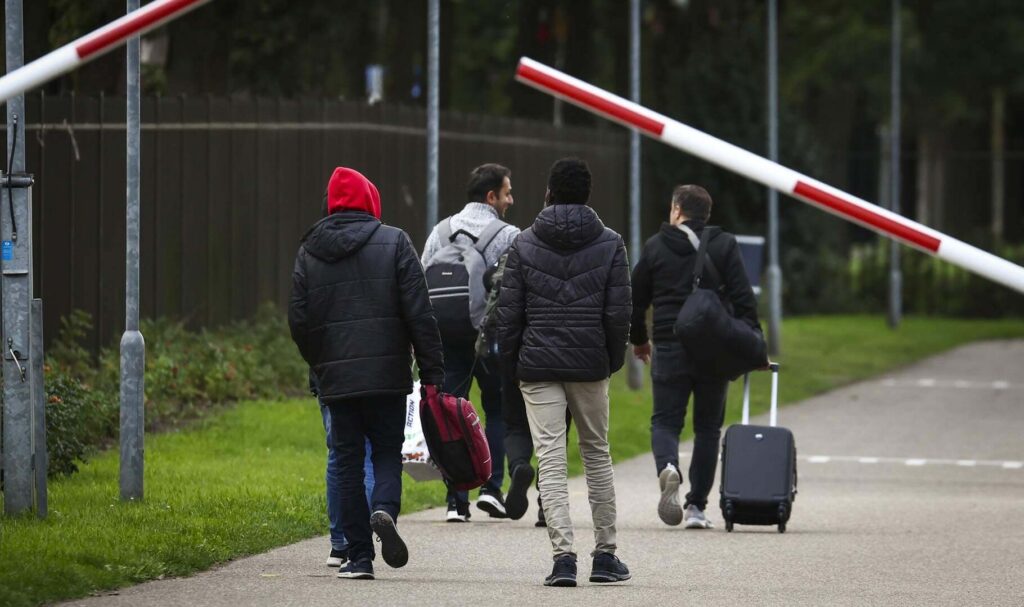 ⚡ Nederland bevriest asielaanvragen van ‘Griekse’ Palestijnen: kabinet zoekt spoedoverleg met Athene