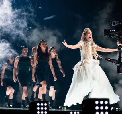 Eurovision : la France électrise la scène avec une performance pleine de puissance et d’émotion