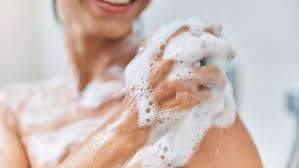 Alerte sanitaire : ce gel douche rappelé d’urgence pourrait contenir une bactérie dangereuse