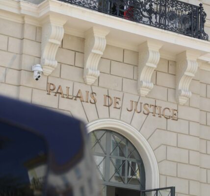 Scandale à Ajaccio : une infirmière accusée d’avoir détourné près de 400 000 euros risque deux ans avec sursis