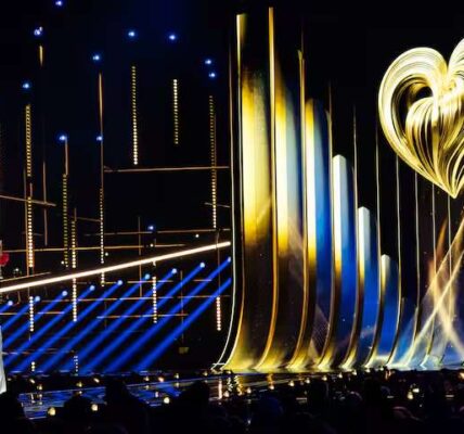 Boegeroep, boycots en dalende kijkcijfers: jubileumeditie van het Songfestival verandert in een chaos