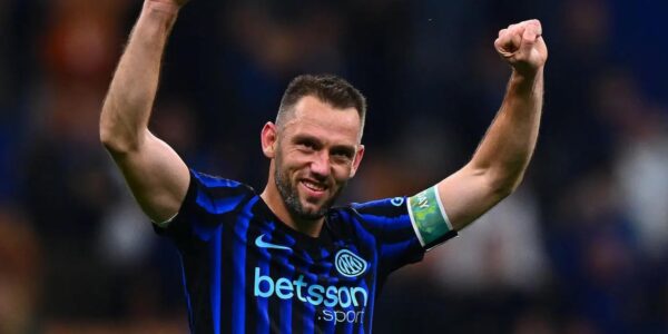 Mercato Inter, svolta De Vrij: il difensore avrebbe fatto una richiesta precisa al suo agente