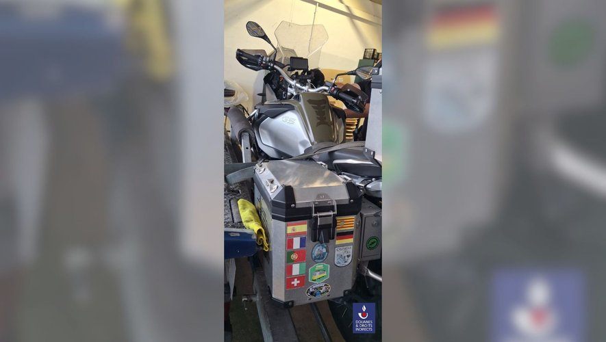 Coup de filet spectaculaire à la frontière franco-espagnole : un motard arrêté avec plus de 70 kg de cocaïne