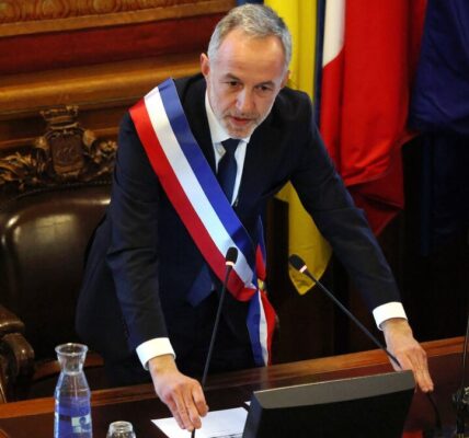 Semaine de 4,5 jours à Paris : Emmanuel Grégoire relance un débat qui divise déjà
