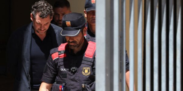 Mort du fondateur de Mango : son fils arrêté et interrogé dans une affaire qui secoue l’Espagne