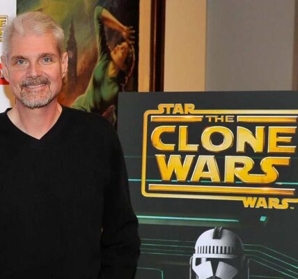 Addio a Tom Kane: la leggendaria voce di Star Wars e delle Superchicche si spegne a 64 anni