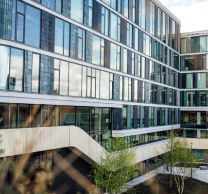 Chaos in Ter Apel: opvangcentrum sluit deels de deuren, kwetsbare asielzoekers krijgen voorrang