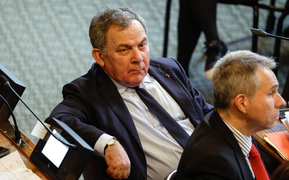 Nouveau séisme politique en France : le sénateur LR Francis Szpiner menacé d’une levée d’immunité parlementaire