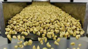 Supermarkten slaan alarm: cashewnoten massaal teruggeroepen vanwege mogelijke metaaldeeltjes
