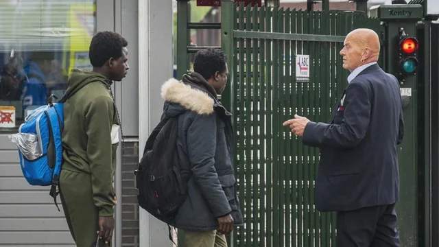 Wanhoop bij Ter Apel: asielzoekers weggestuurd, maar geven de hoop niet op
