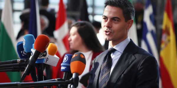 Drie crises tegelijk doen Nederlandse regering wankelen: uitweg lijkt ver weg