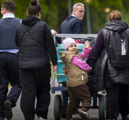 Van den Brink eist antwoorden over opvangcrisis: zoveel opvangplekken ontbreken er nog in jouw gemeente