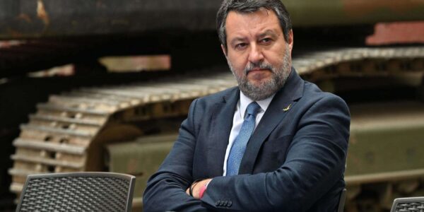 Salvini lancia l’ultimatum nella Lega: “Pagate le quote o siete fuori”