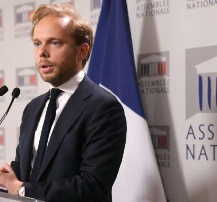 Des clichés volés de Charles Alloncle et de sa collaboratrice provoquent un malaise à l’Assemblée nationale