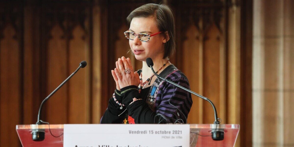 Vidéo jugée choquante à Arras : le maire porte plainte après des moqueries visant une élue atteinte de trisomie 21