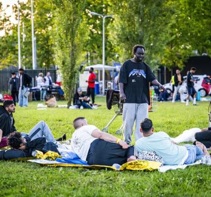Opluchting in Ter Apel: zestig asielzoekers toegelaten terwijl Groningen noodopvang opent