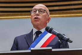 À Nice, Éric Ciotti frappe fort dès son arrivée : les indemnités des élus réduites de 30 %