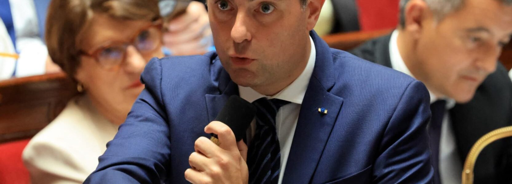 “Images choquantes” : Sébastien Lecornu envisage une action en justice après l’arrestation des militants de la flottille pour Gaza