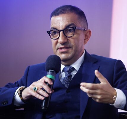 Polémique autour de Jean Messiha : plus de 40.000 euros d’une cagnotte au cœur des accusations