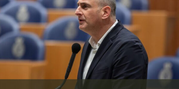 Spanningen in Den Haag: Markuszower neemt afstand terwijl steun voor minderheidskabinet voor opschudding zorgt