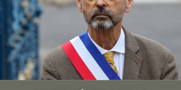 Robert Ménard dans la tourmente après son refus de célébrer un mariage