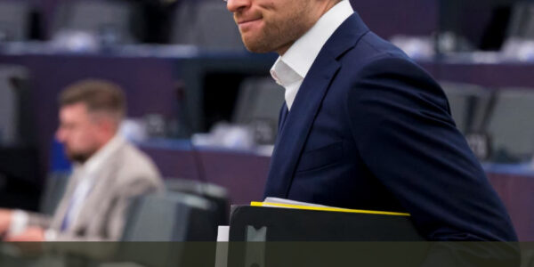 « Réduire de moitié la contribution française à l’UE » : la proposition choc de Jordan Bardella