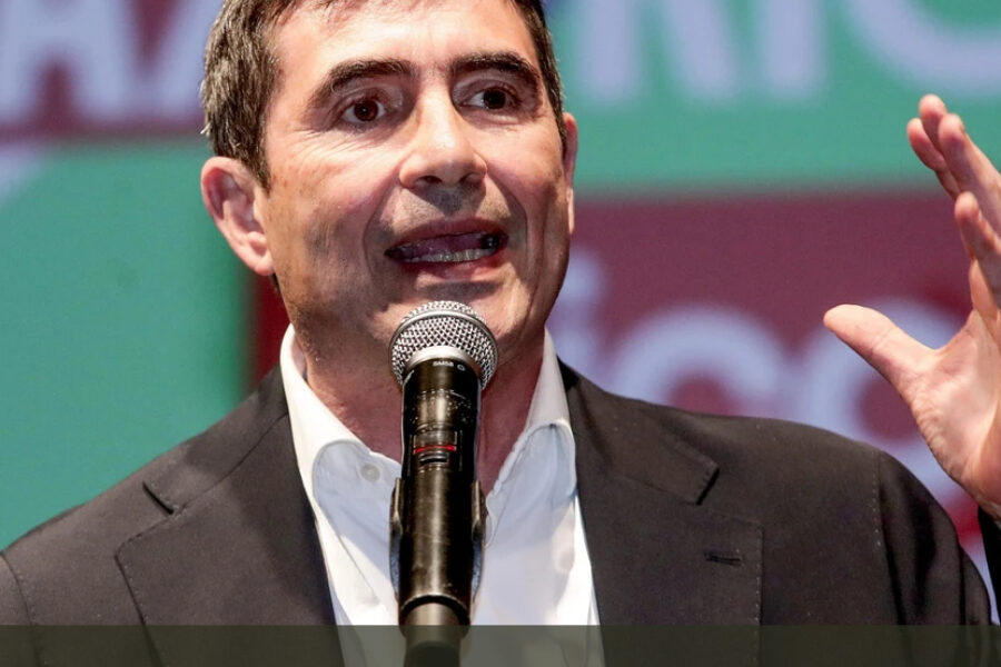 Fratoianni attacca Meloni sul Quirinale: “Non è una poltrona da spartire”