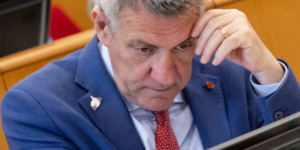 Landini sotto pressione: il passo indietro che accende il dibattito