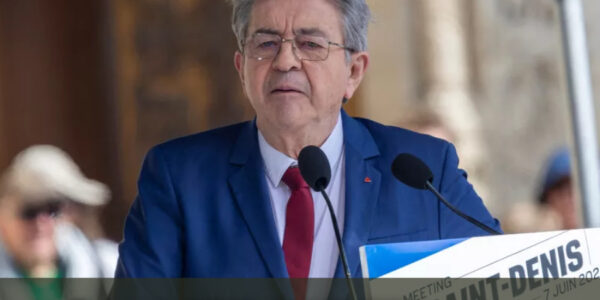 « Il sait discuter » : le choix inattendu de Mélenchon pour Matignon