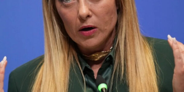 Meloni sfida le opposizioni: “Volete prendervi gioco degli italiani?”