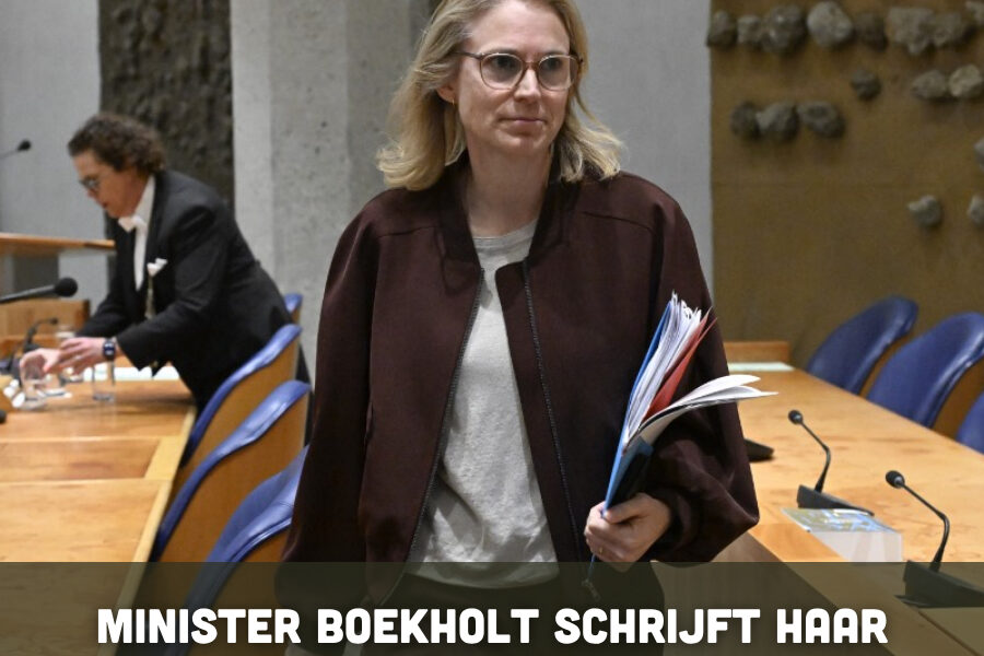 Minister Boekholt schrijft haar verleden anders op: waarom ligt haar Defensie-verleden onder vuur?