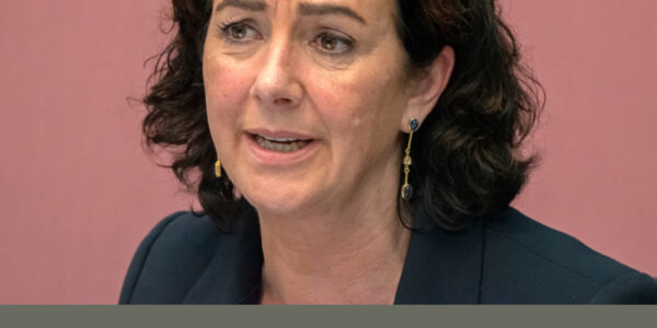 Overlast door daklozen in Amsterdam neemt toe: Halsema ontkent link met ‘softer’ beleid