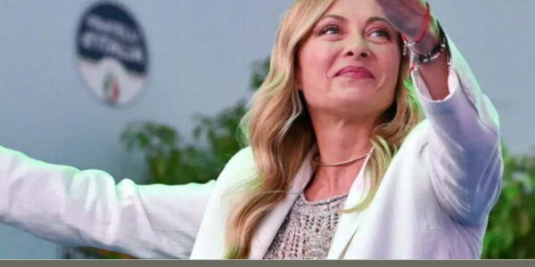 Ex Ilva ed Electrolux, il M5S attacca Meloni: «Metta via i flute e dia risposte ai lavoratori»