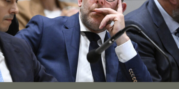 Minister krijgt opvallend advies: statushouders vaker tussen autochtone Nederlanders huisvesten